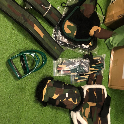 Horse wear , vail , girth , cam